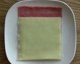 キャラおかず＊カニカマとチーズまきまき♬作り方2写真