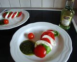 ジェノベーゼソースでカプレーゼ作り方2写真