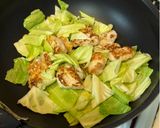 【簡単夕食】柔らか塩麹鶏胸肉の回鍋肉作り方4写真