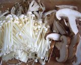 ふんわり卵とたっぷりきのこの甘酢あんかけ。作り方1写真