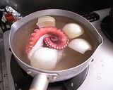 タコとタマネギのオリーブオイル煮作り方3写真