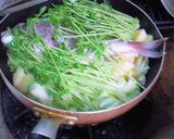 野菜たっぷり豆苗とタイ（鯛）の即席カレー作り方1写真