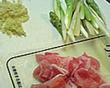 コクのあるポン酢味　アスパラと豚肉炒め作り方1写真