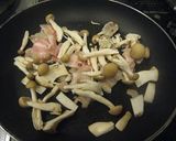 チンゲン菜と豚肉、キノコのオイスター炒め作り方2写真