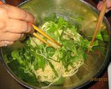 赤と緑とにんにくチップの冷静パスタ作り方7写真