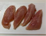 【簡単夕食】柔らか鶏胸肉の米粉薄衣揚げと天つゆ作り方1写真