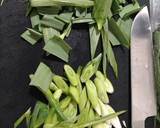 簡単　葉にんにくと豚こまのゴマ油醤油炒め作り方1写真