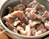 サイダーで煮る！牛すじとキャベツの煮込み作り方2写真