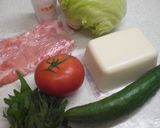 この一皿で満足！　豚肉豆腐サラダおかず☆作り方1写真