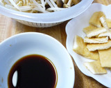 油揚げと、もやしと、きのこの炒め物作り方1写真