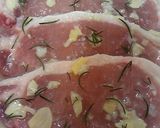 豚肉の塩麹漬け焼き　ローズマリー風味作り方2写真