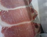 豚肉の塩麹漬け焼き　ローズマリー風味作り方1写真