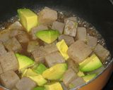 こんにゃくとアボカドの柚子胡椒麺つゆ炒め作り方4写真