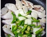 鶏ササミとしし唐の♪ナンプラー焼き♪作り方3写真