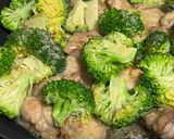 簡単♡鶏もも肉とブロッコリー味噌マヨ炒め作り方3写真