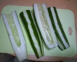 おばけきゅうりのピリ辛炒め作り方1写真