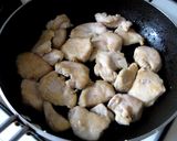 鶏むね肉とトマトとオクラのナンプラー炒め作り方7写真