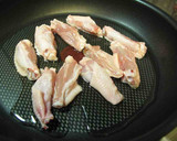 鶏手羽先とじゃがいもの蒸し煮炒め作り方4写真