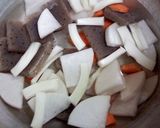 あけぼのさけ缶で簡単　具沢山鮭汁作り方3写真