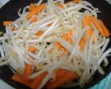 楽チン♪もやしと鮭のフライパン蒸し作り方2写真