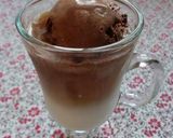 アイスカフェオレにチョコアイスフロート☆作り方4写真