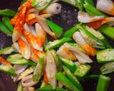 オクラと竹輪のバター炒め作り方4写真