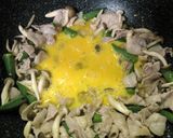 ミニオクラと豚肉の玉子炒め♪作り方4写真
