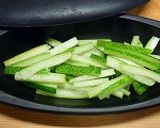 冬瓜の皮で即席味噌漬け☆レンジで2分！作り方1写真