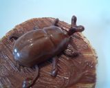 キャラメルかぶと虫～ケーキのデコに～作り方4写真
