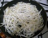 もやしと豚ひき肉のピリ辛味噌丼作り方1写真