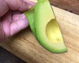 保存版✅アボカドの切り方｜種・皮も簡単に取る方法作り方6写真