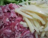 食べるラー油とアレだけ！チンジャオロース作り方1写真