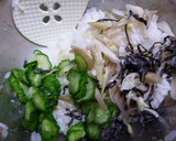 簡単☆みょうがと胡瓜と塩昆布の混ぜご飯作り方3写真