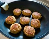 えのき鶏つくね♡ネギごまポンでさっぱり✨作り方3写真