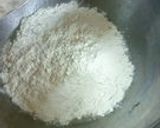 彩り野菜と荒挽きソーセージの簡単ピザ作り方1写真