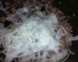 手軽で簡単!新ジャガと挽肉のニンニク炒め作り方3写真