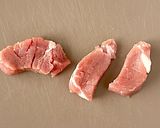 豚ヒレ肉と夏野菜の塩糀炒め作り方1写真
