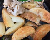 トマトソースで食べる焼きじゃがいもサラダ作り方2写真