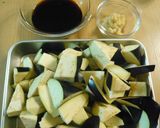 簡単★茄子と豚挽き肉の生姜焼き風炒め作り方1写真