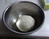 クセになる！？生ハムとハチミツの絶品ピザ作り方3写真