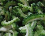 苦くて美味しいゴーヤサラダ作り方1写真