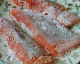 秋鮭食べよう！ネギと一緒にタジン蒸し作り方2写真