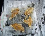 新聞紙が吸油！レンジでカリカリ鶏皮作り方5写真
