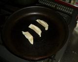 市販の餃子で簡単！もやし炒め作り方1写真