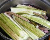 【農家のレシピ】ずいきの煮物と酢の物作り方1写真