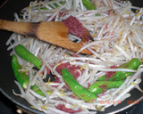 もやし＋コンビーフ＋ししとう炒め作り方4写真