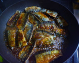 ちょっぴりピリ辛☆秋刀魚の蒲焼き作り方5写真