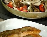 秋鮭とキノコ炒め青じそ味作り方3写真