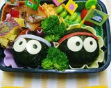 キャラ弁☆まっくろくろすけおにぎり弁当作り方4写真