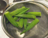 オクラとハムとエノキのオイスター炒め作り方1写真